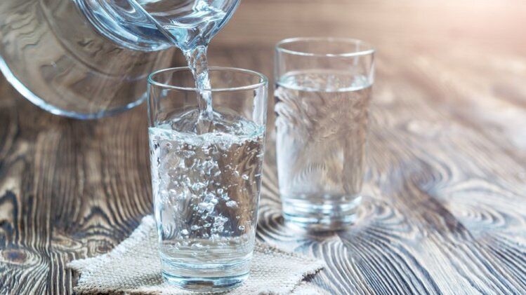 un verre d'eau pour un régime à boire